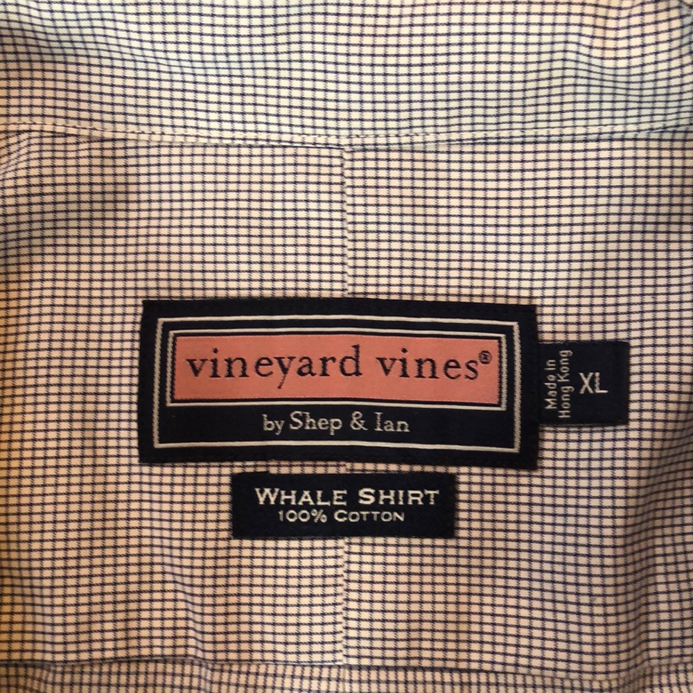 Men’s Vineyard Vines button-down shirt. - Picture 3 of 6